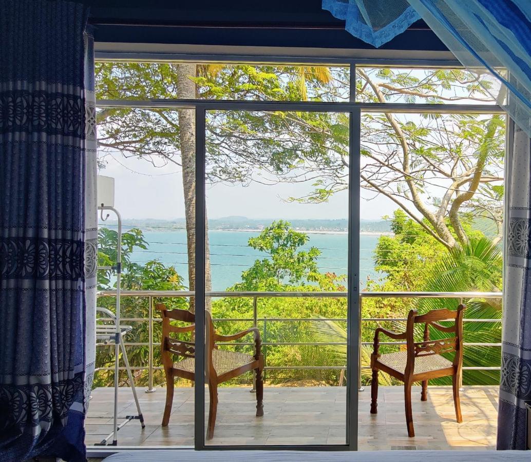 Jungle Beach Restaurant And Hotel-Jbr Ґалле Екстер'єр фото